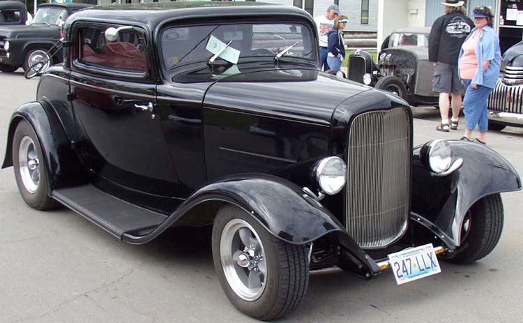 32 Ford Chopped 3W Coupe